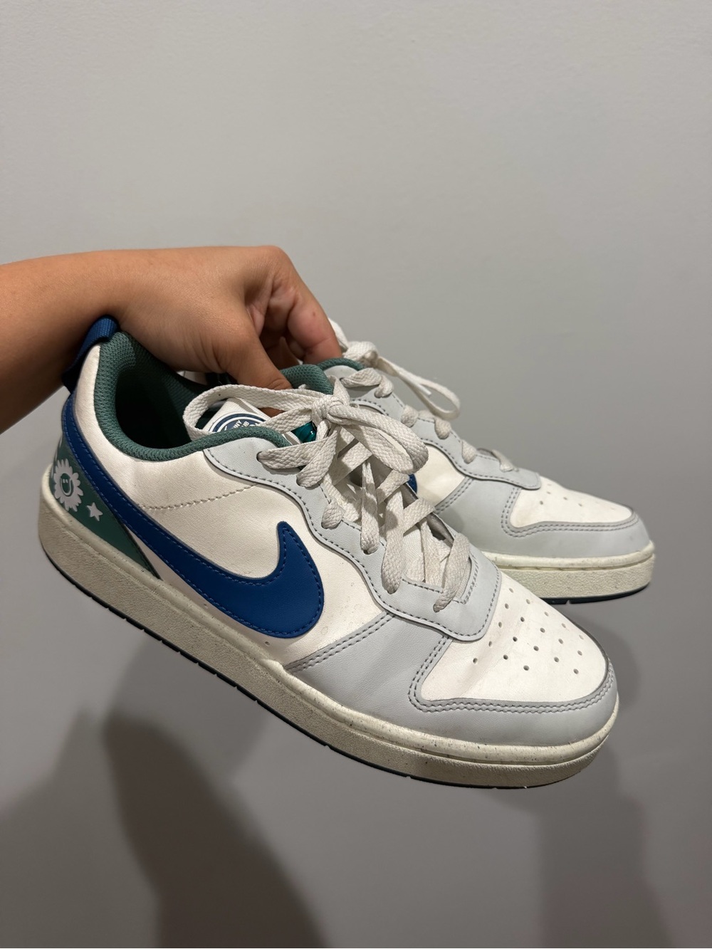 Nike Sunny Sports Club sneakers - size Youth 6 or Woman’s 7.5 HM3722-141